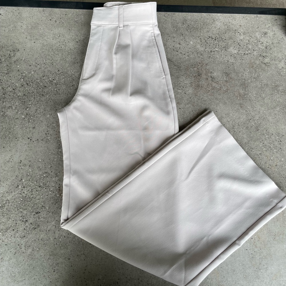 Wmns Abercrombie Stone High rise wide leg trousers Size XXS S NWOT